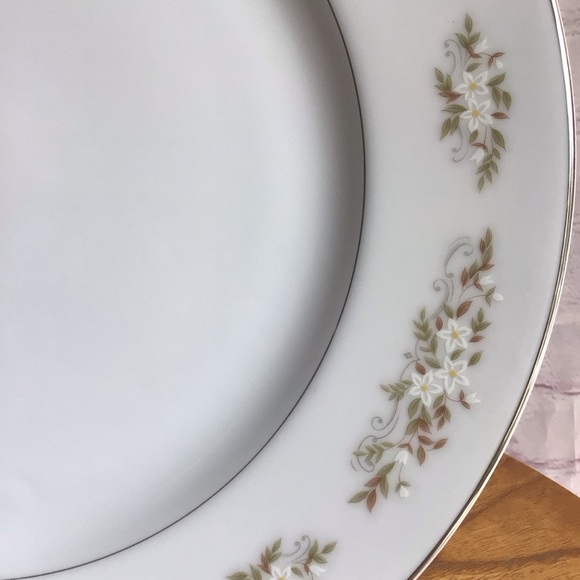 International Silver Company 326 Springtime Chop Plate Platter - Picture 2 of 4